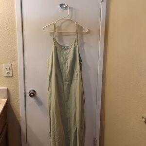 Elegant Green Sleeveless Dress